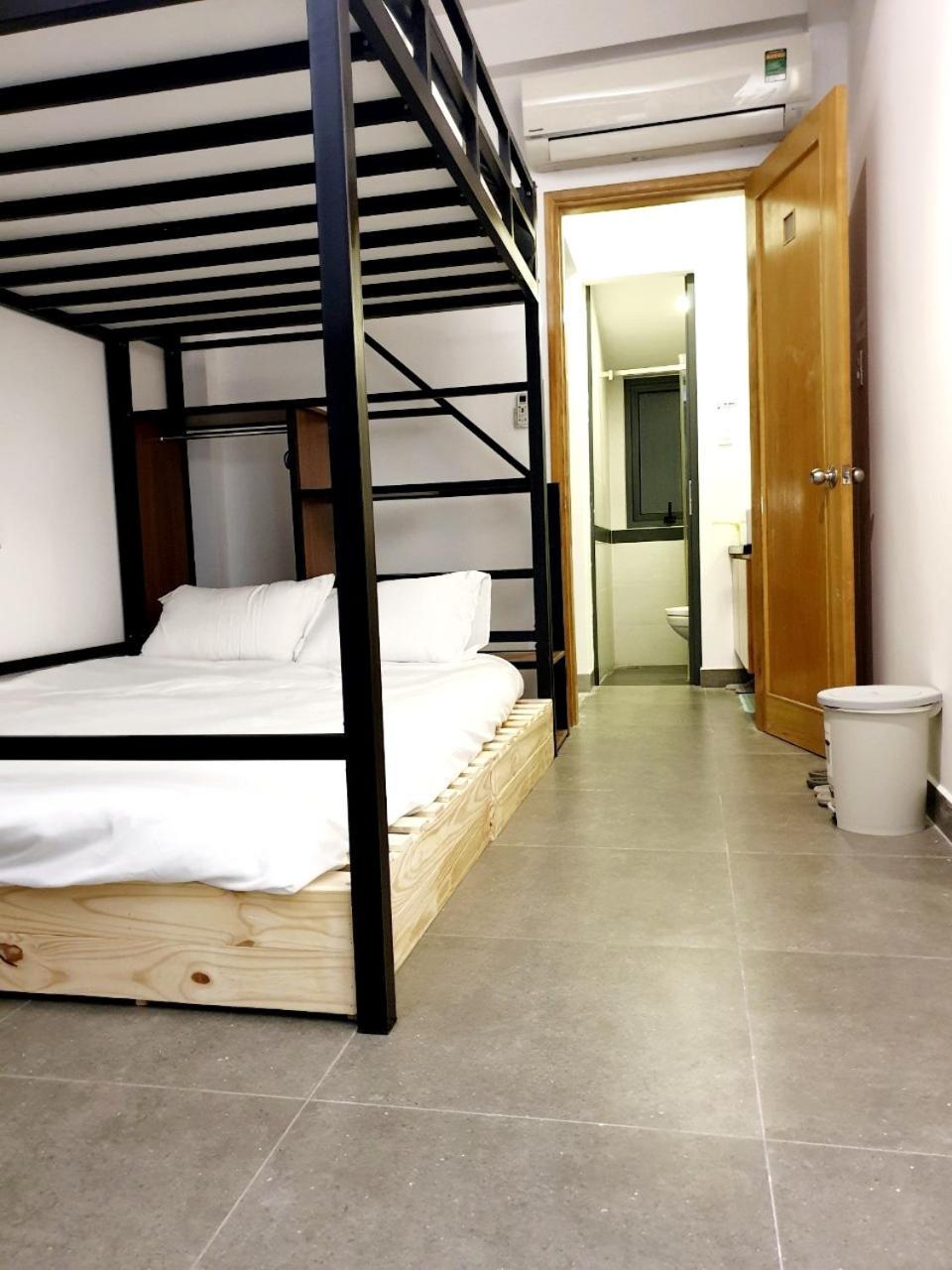 Zvillage Ncc - Modern Townhouse In District 1 호치민 외부 사진