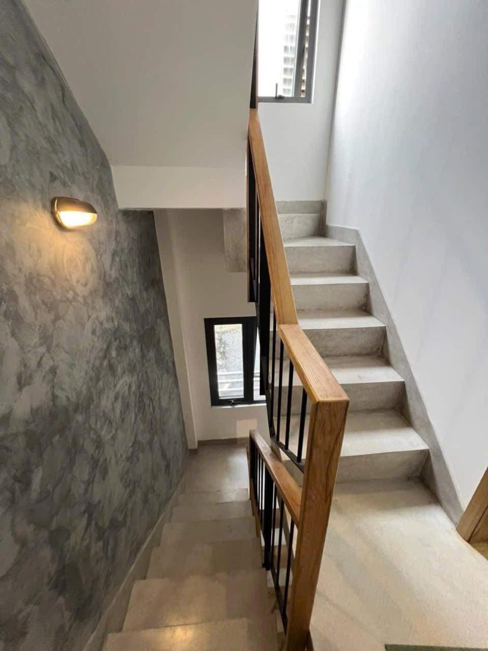 Zvillage Ncc - Modern Townhouse In District 1 호치민 외부 사진